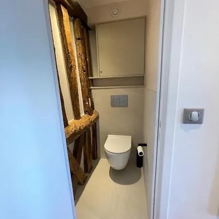 Les Hirondelles Apartment *